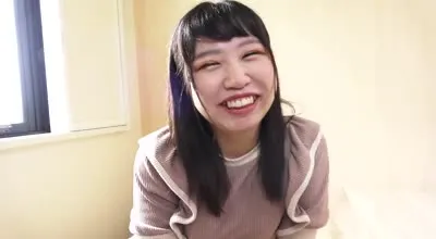 FC2-PPV-3102466 看起来可爱清纯的少女是个十足的荡妇