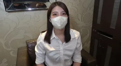 FC2-PPV-3080110 身材苗条的大眼睛职场女性