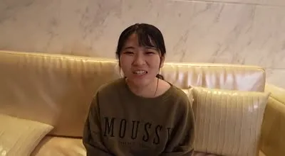 FC2-PPV-4703233 从地方远赴都市性经验几乎为零的纯情女孩