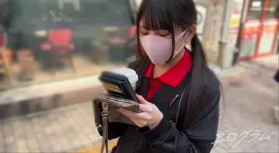 FC2-PPV-2934595 东京游戏中心打工的偶像脸女大学生