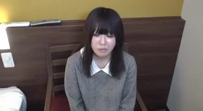 FC2-PPV-2859283 与身材娇小紧张的素人美女进行纯粹的性爱