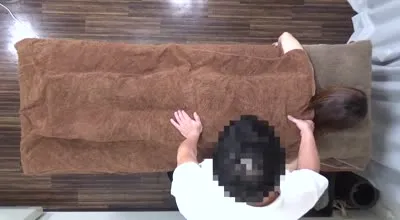 FC2-PPV-4797740 高中时打过水球的可爱OL