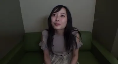 FC2-PPV-1977836 立志成为幼儿园老师的女大学生