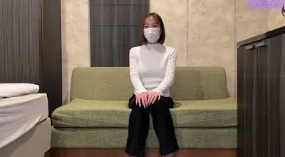 FC2-PPV-4803148 默默工作的天使般的助理