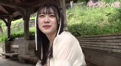 FC2-PPV-4802105 身材丰满的女孩面带微笑地接受了精液