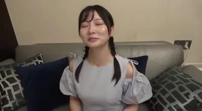 FC2-PPV-4812452 色情女王接受了小鲜肉的精液