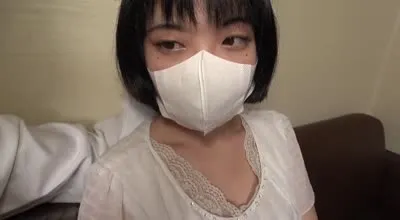 FC2-PPV-4577295 中出无碍恋爱笨拙三年单身却欲望电波满格！