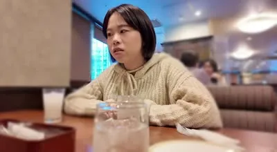 FC2-PPV-4712202 留学前用我的粗鸡巴让她潮吹