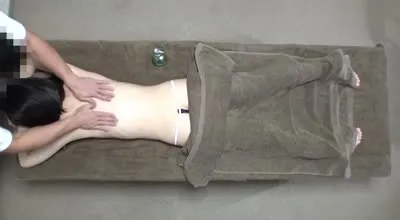 FC2-PPV-4578243 纤瘦平胸敏感度爆表疗愈开始