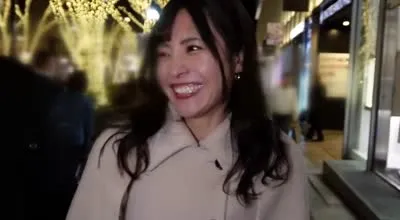 FC2-PPV-4564870 狂喷潮美女魔性生插中出