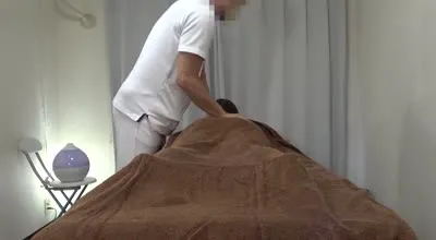 FC2-PPV-4575021 拥有美乳和慵懒气息的美女