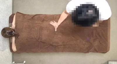 FC2-PPV-4560438 带着倦怠感的性感姐姐