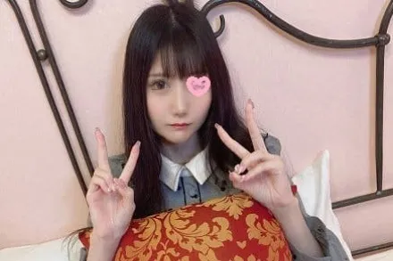 FC2-PPV-3292477 她被一个她看不起的男人抱住了