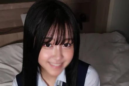 FC2-PPV-4773866 我把美丽苗条身材的紧致小穴内射了