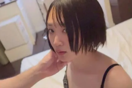 FC2-PPV-4768132 和一个可爱的女大学生进行了肛交