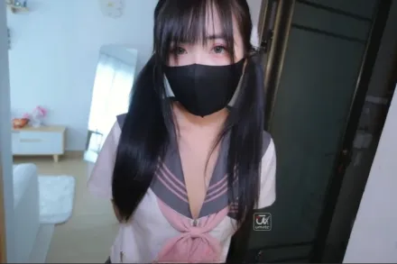 蘿莉妹妹趁姐姐熟睡在旁勾引姐夫激烈做愛 懶懶豬