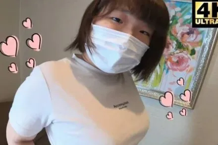 FC2-PPV-4572279 相貌平平的大学二年级学生