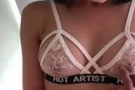 FC2-PPV-4598143 她拥有美丽的乳房和丰满的臀部