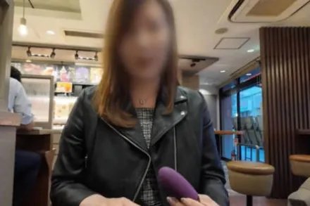 FC2-PPV-4579673 趁丈夫不在时远程遥控私密会面