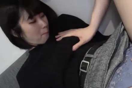 FC2-PPV-3199119 在她那几乎未曾被挖掘过的宝石般的小穴里射精