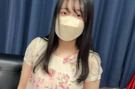 FC2-PPV-4633039 来自越南的可爱娃娃脸