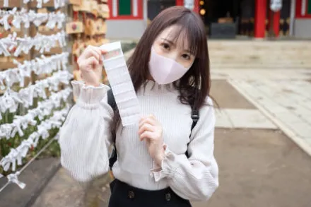 FC2-PPV-2926417 情绪变得不稳定的娇弱少女