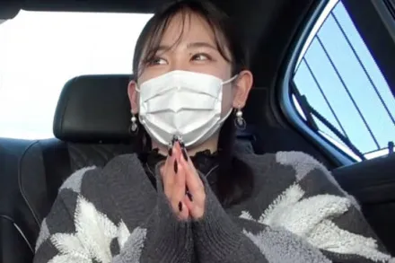 FC2-PPV-3107617 无法抗拒的美女而与她车内发生了赤裸裸的性关系