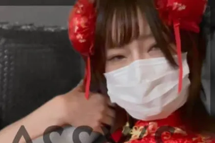 FC2-PPV-4653393 给热爱cosplay的美女中出