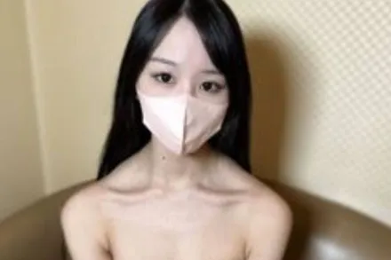 FC2-PPV-4529280 大阴蒂试着用有男友的F杯黑长发美女处理性欲