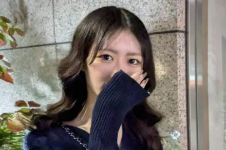 FC2-PPV-4656295 皮肤白皙胸部美丽20岁女孩