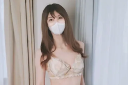 FC2-PPV-4804317 身材苗条臀部曲线优美的樱