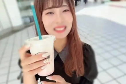 FC2-PPV-3823388 快点想要你的鸡巴