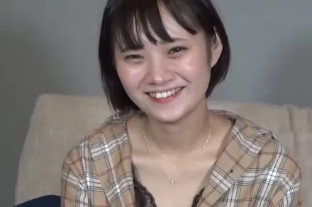 FC2-PPV-2996469 超人气女孩的首拍