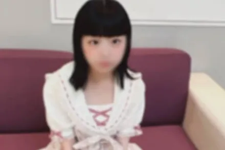 FC2-PPV-4654409 偶像般的白色透明身体