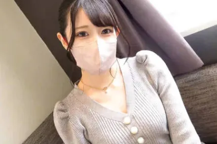 FC2-PPV-4119560 整洁扎马尾辫的喷水女孩