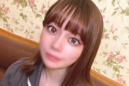 FC2-PPV-4673039 大学二年级很可爱很迷人