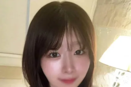 FC2-PPV-4602819 22岁美甲师努力维持生计