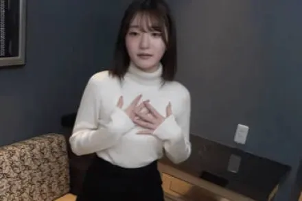 FC2-PPV-4640917 精通多国语言且爱好旅行的白皙苗条女大学生