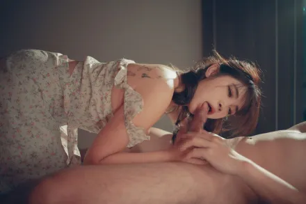 EDmosaic Alice從國中就是我的粉絲，現在22歲終於可以找我拍照了，但也想嘗試拍片，Ａlice的AV初體驗就這樣發生了!