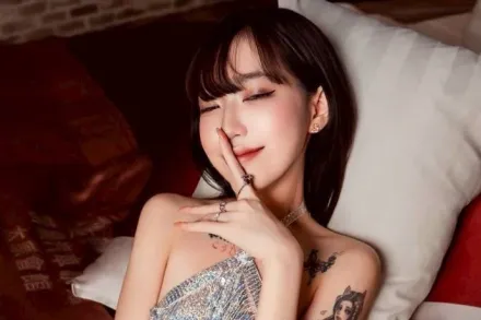 与刚交往的女友约定好要试用一下彼此的身体我肯定是狂抽猛送让她离不开我 艾嫣