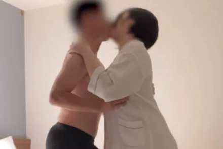 FC2-PPV-4743537 性经验少的纯美大生