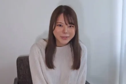 FC2-PPV-2852978 温柔的21岁女大学生