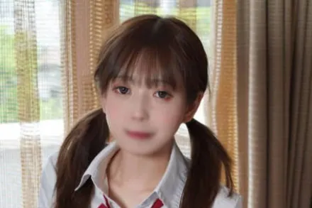 FC2-PPV-4691660 女学生受前辈指导初体验巨根