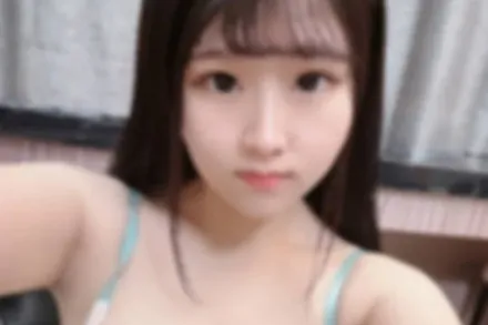 FC2-PPV-4605948 拥有天然有弹性的巨乳G罩杯