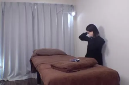 FC2-PPV-4721615 看起来认真可爱皮肤也漂亮的OL风女性又来店了