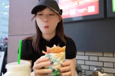 FC2-PPV-4523359 粉红乳头和天使身体未处理稀毛阴户插入中出