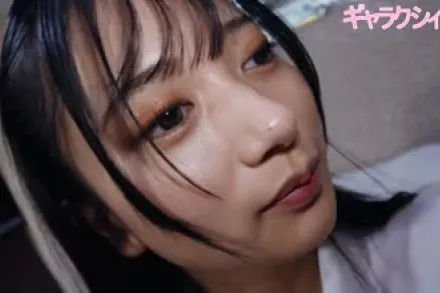 FC2-PPV-4693582 表面清纯私下却和各种男人疯狂玩乐的淫荡女