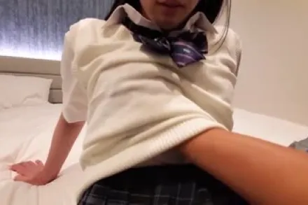 FC2-PPV-4734151 脱下制服被爱抚的超绝可爱女孩身体太色情