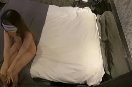 FC2-PPV-4733187 一生未被中出的女孩