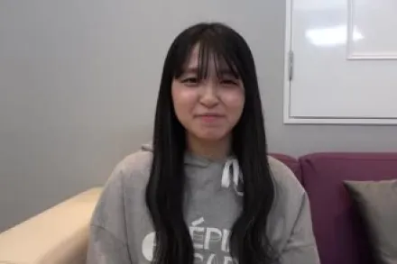 FC2-PPV-4692690 擅长撒娇迷惑年长男人的少女将大量精液注入敏感的身体